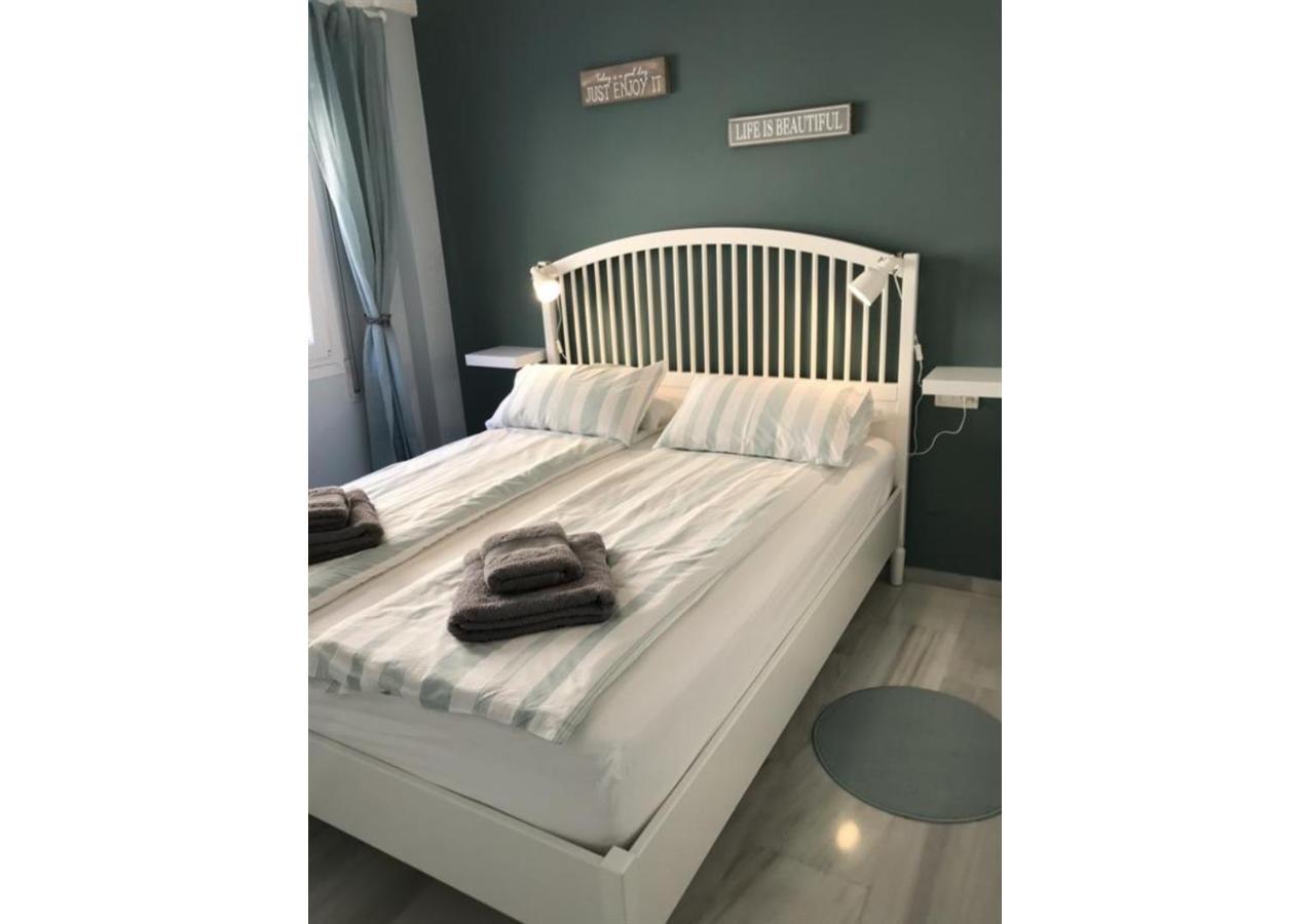 Sunny Apartment On Burriana Beach Нерха Екстериор снимка